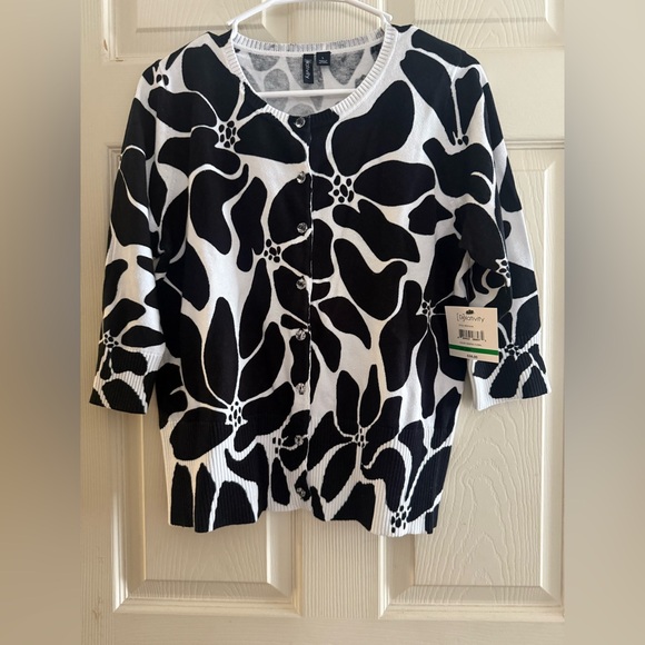 Relativity Monochrome Graphic Floral Sweater - Picture 1 of 8